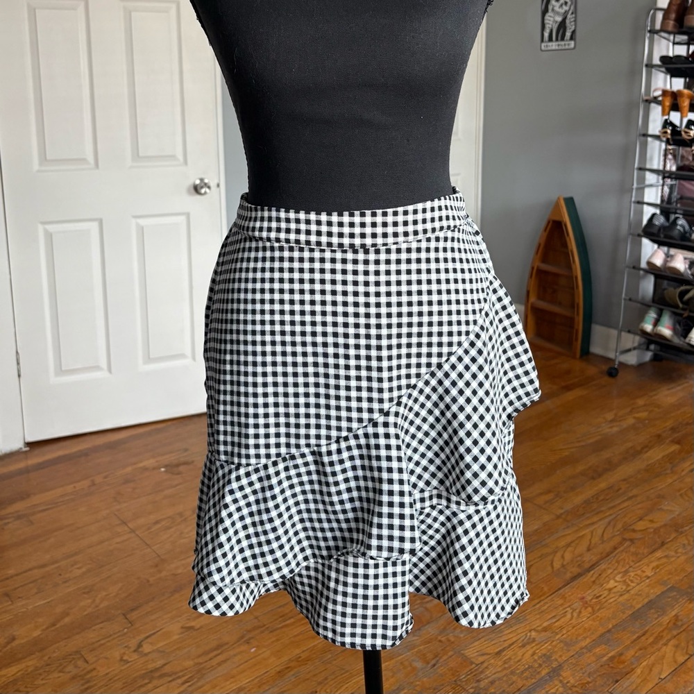 Black and white gingham ruffle skirt